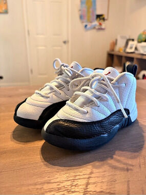 Jordan Air Jordan 12 Retro Unisex Kids Mid Top Leather Lace Up 9 White/Black